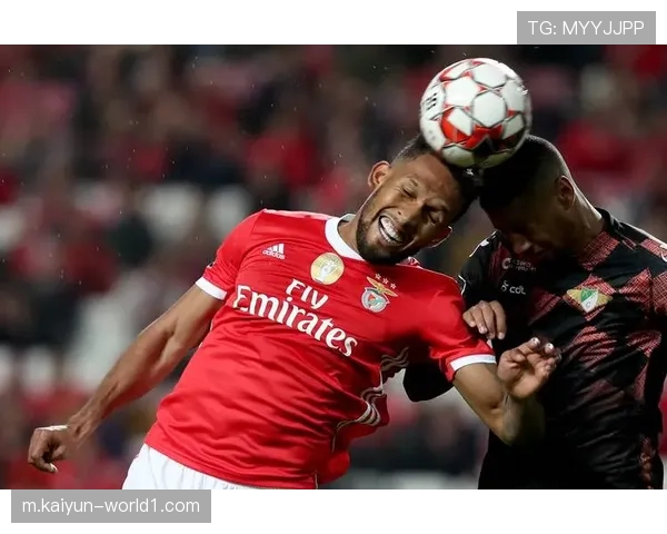 阿贾克斯本赛季三度换帅 欧冠赛场稳定性严重缺失